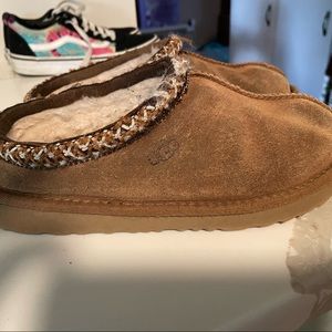 Uggs Tasman big girl size 4